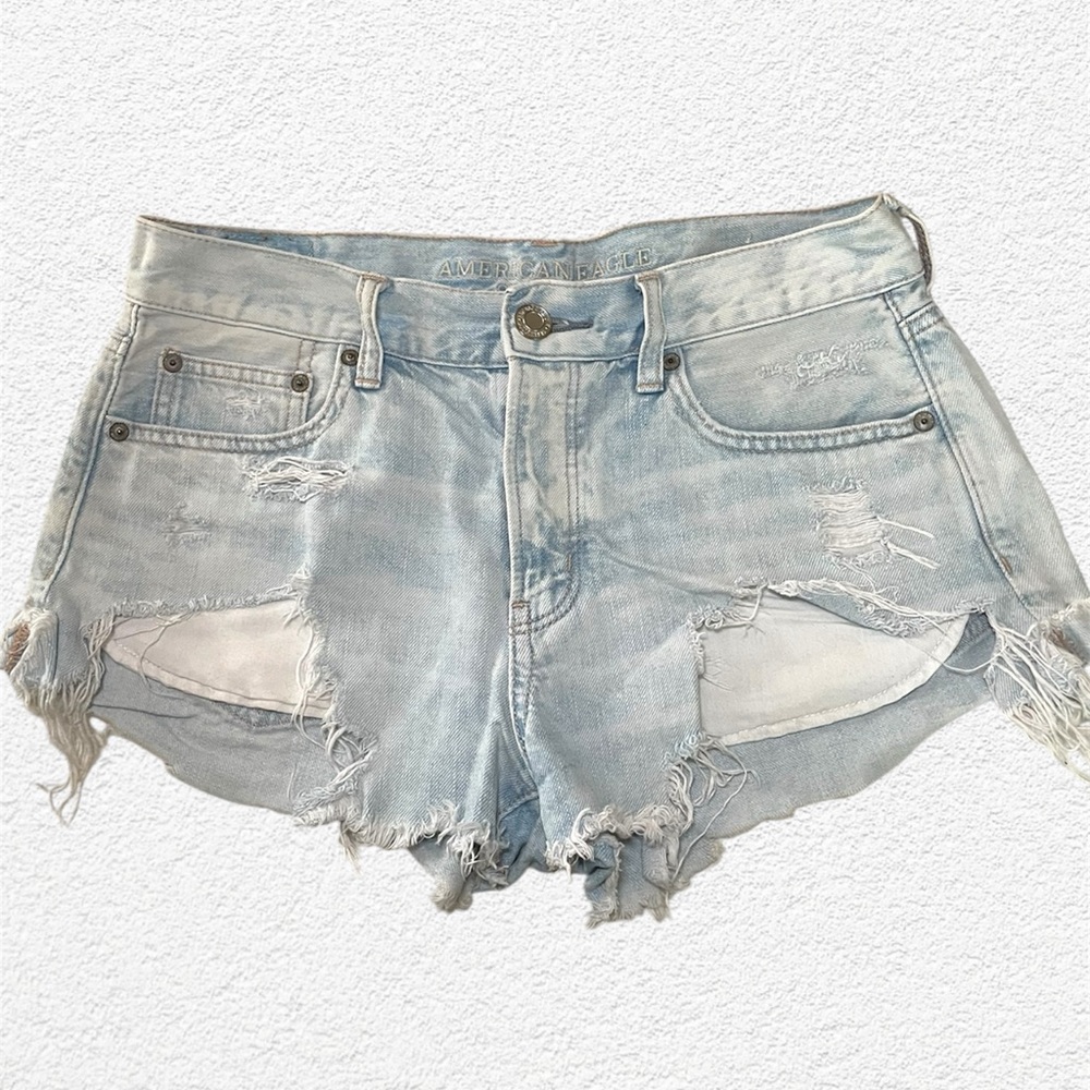 American Eagle Women's Tomgirl Shortie Denim Shorts Distressed Size 6